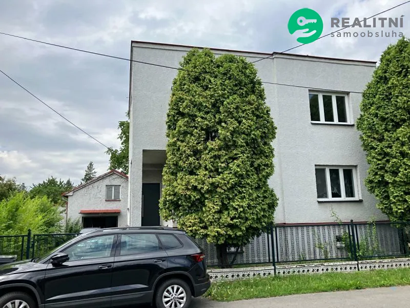 Prodej rodinného domu 254 m², pozemek 1166 m²